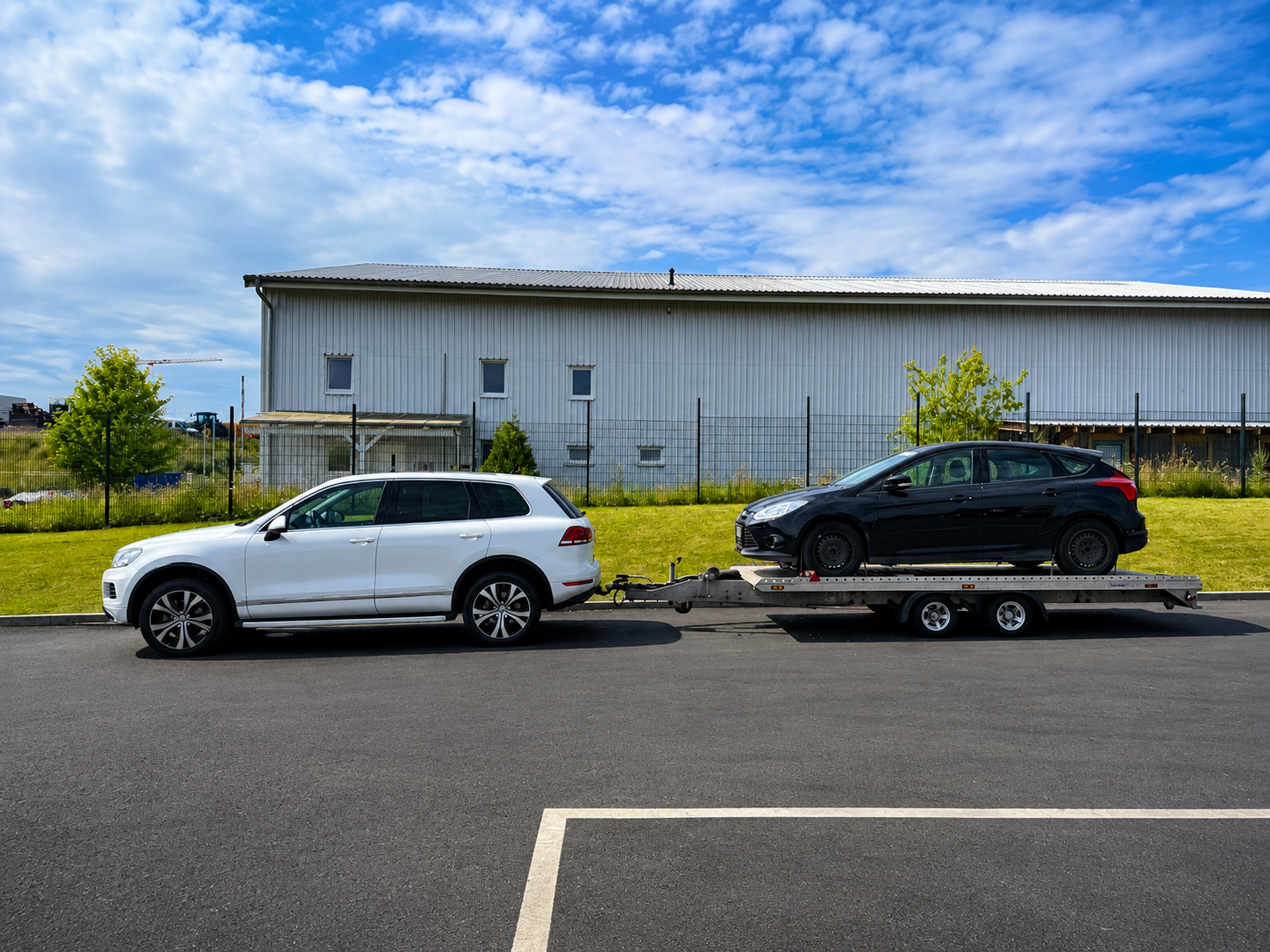 Ford Focus bezpečně převážený na autopodvalu